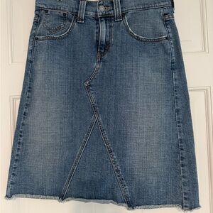 Levi's Classic Blue A-Line Denim Skirt size 6